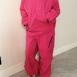 All New Women Snowsuit (Brand New With Tags Still On It)