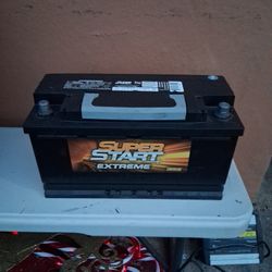 SuperStart Extreme H8 Car Battery