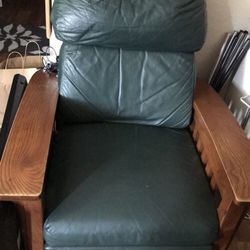 Chair 🪑 Move Open Too Sleeping Or Close Too S down  Like New 