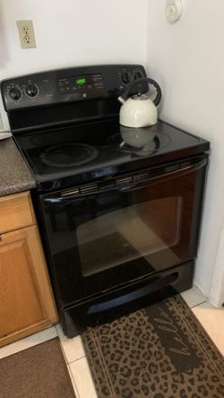 GE Black Electric Stove/Oven – Glass Top – 30 Inch