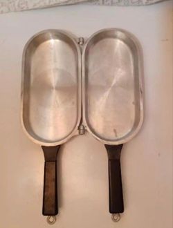 Vintage Miracle Maid G2 Cast Aluminum Omelet Fish Fry Hinged