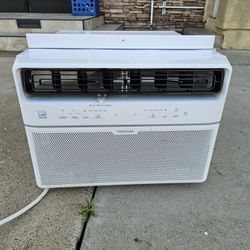 Window AC Unit 