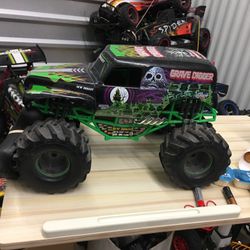huge grave digger r/c