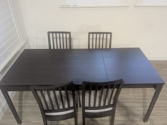 IKEA Extendable Dining Table With 4 Chairs