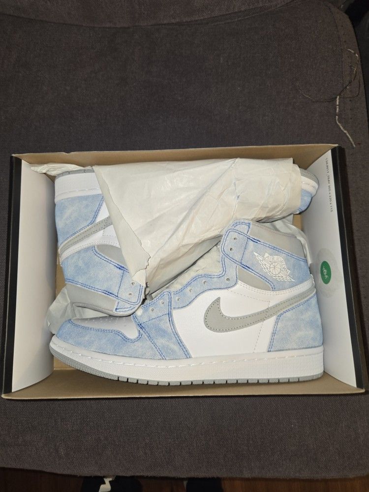 Jordan 1 Hyper Royal Smoke Size 9