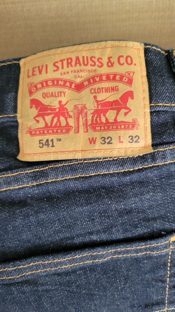Brand NEW ... 4 PAIRS...Levi's Never Worn 32x32