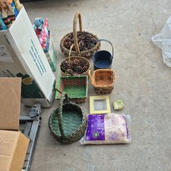 Holiday Baskets, Frosty Snow, Candle Holder