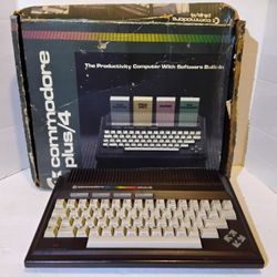 Commodore Plus/4 Vintage Home Computer In Box RARE Atari/Apple II/C64 Era 
