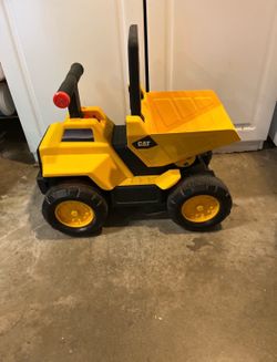 CAT Construction Toys, Play and Ride Steel Dump Truck, 2-in-1 Foot-to-Floor Rideable Toy Vehicle with Lights & Sounds, for Kids and Toddlers Ages 18 m
