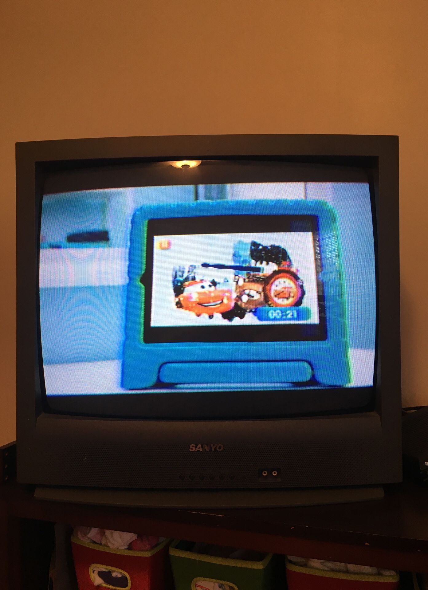 Sanyo 25 in TV