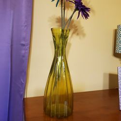 Lime Green Glass Vase Decor w/ Flowers Included 