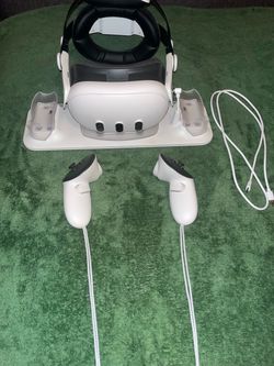 Meta Quest 3 VR Headset with Controllers and Charging Dock
