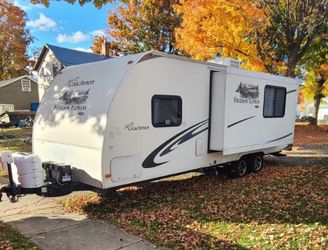 28' Forest River Travel Trailer