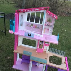A Nice Doll House