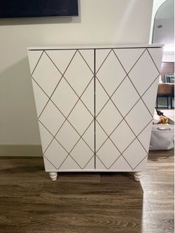 White shoe cabinet