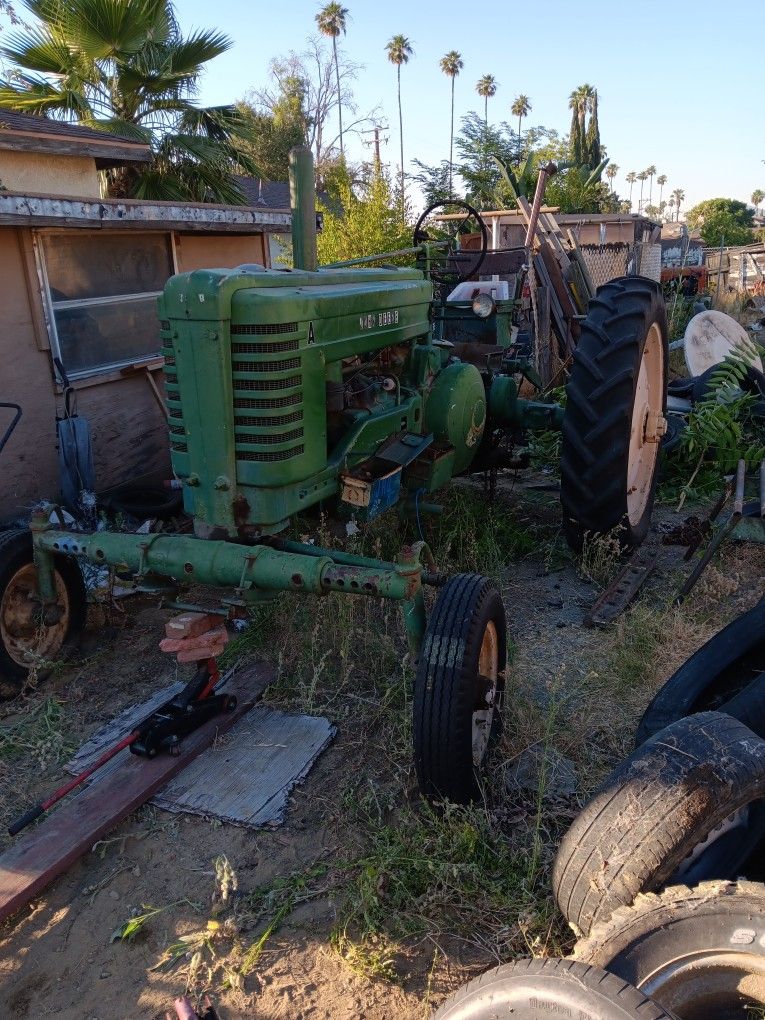 John Deer Tractor 