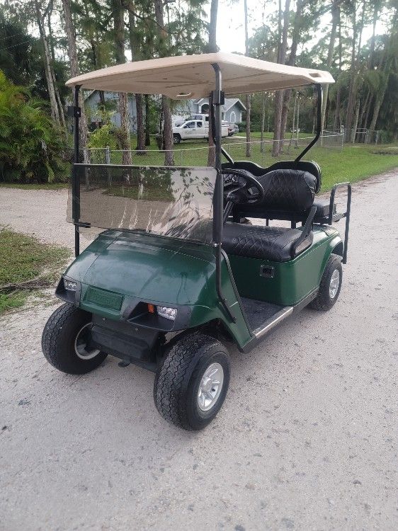 Ezgo Golf Cart (Newer Batteries)