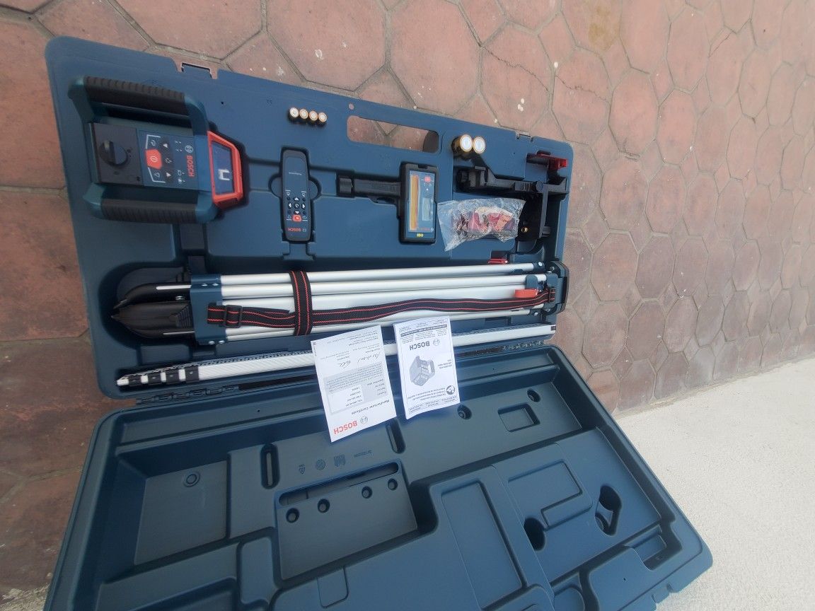 Bosch 2000-ft Red 360-Degree Self-Leveling Rotary Laser Level Kit