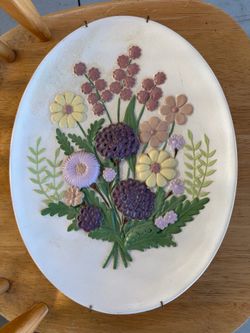 Vintage wall hanging Atlantic Mould ceramic floral, 1970s, 3 dimensional.