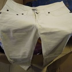 WOMEN'S WHITE JEANS.....LIKE NEW