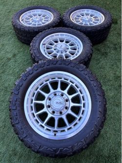 Chevy Silverado 2500 and 3500 rims and grid