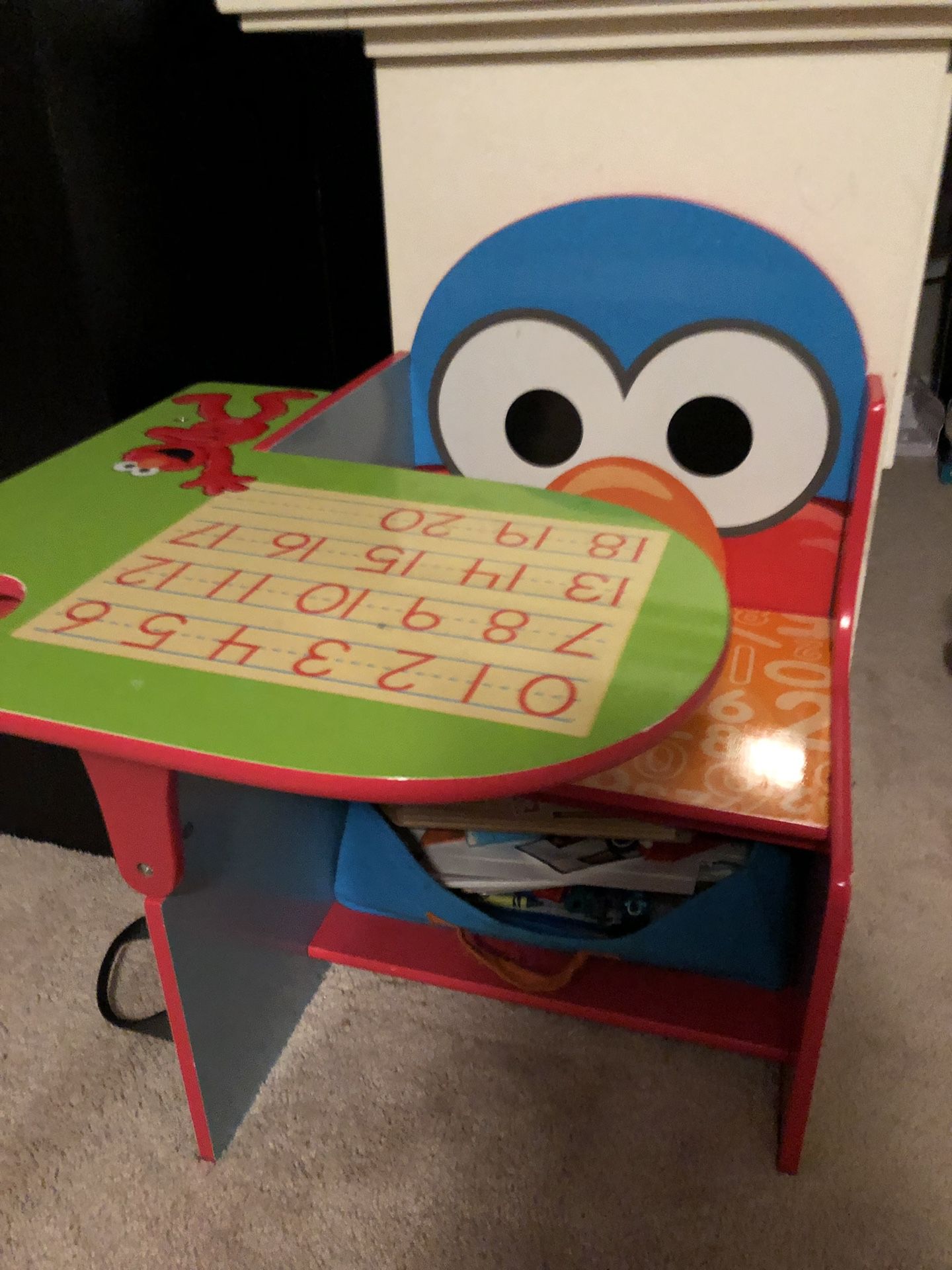 Elmo kids desk