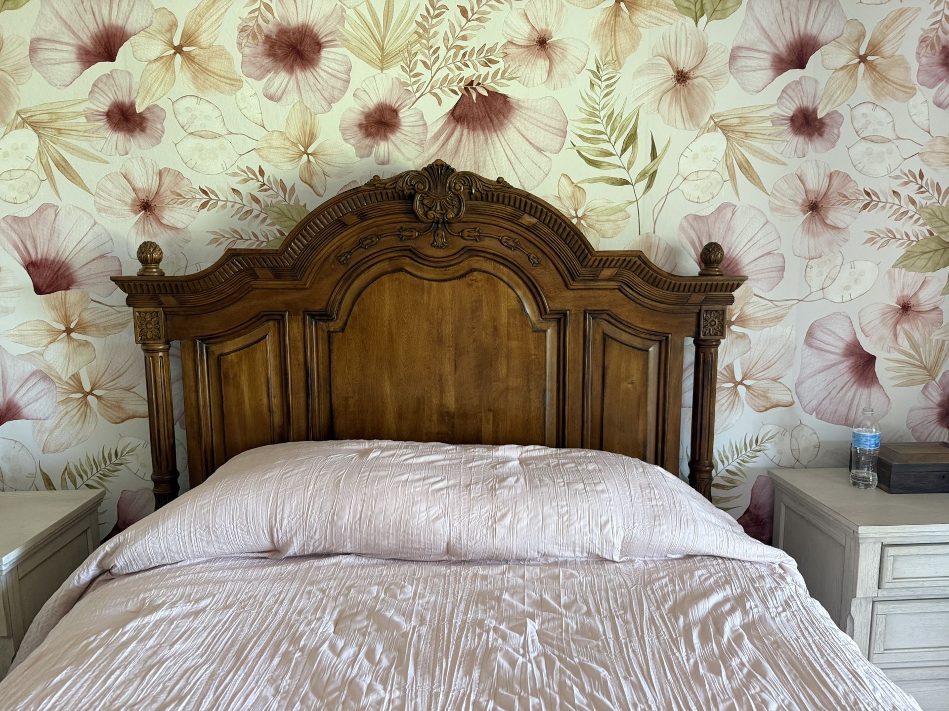 Laura Ashley Home Collection seven piece Bedroom furniture set