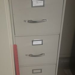 Vertical Metal File Cabinet With Key