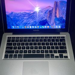 MACBOOK PRO With Latest Software + Fl Studio 20