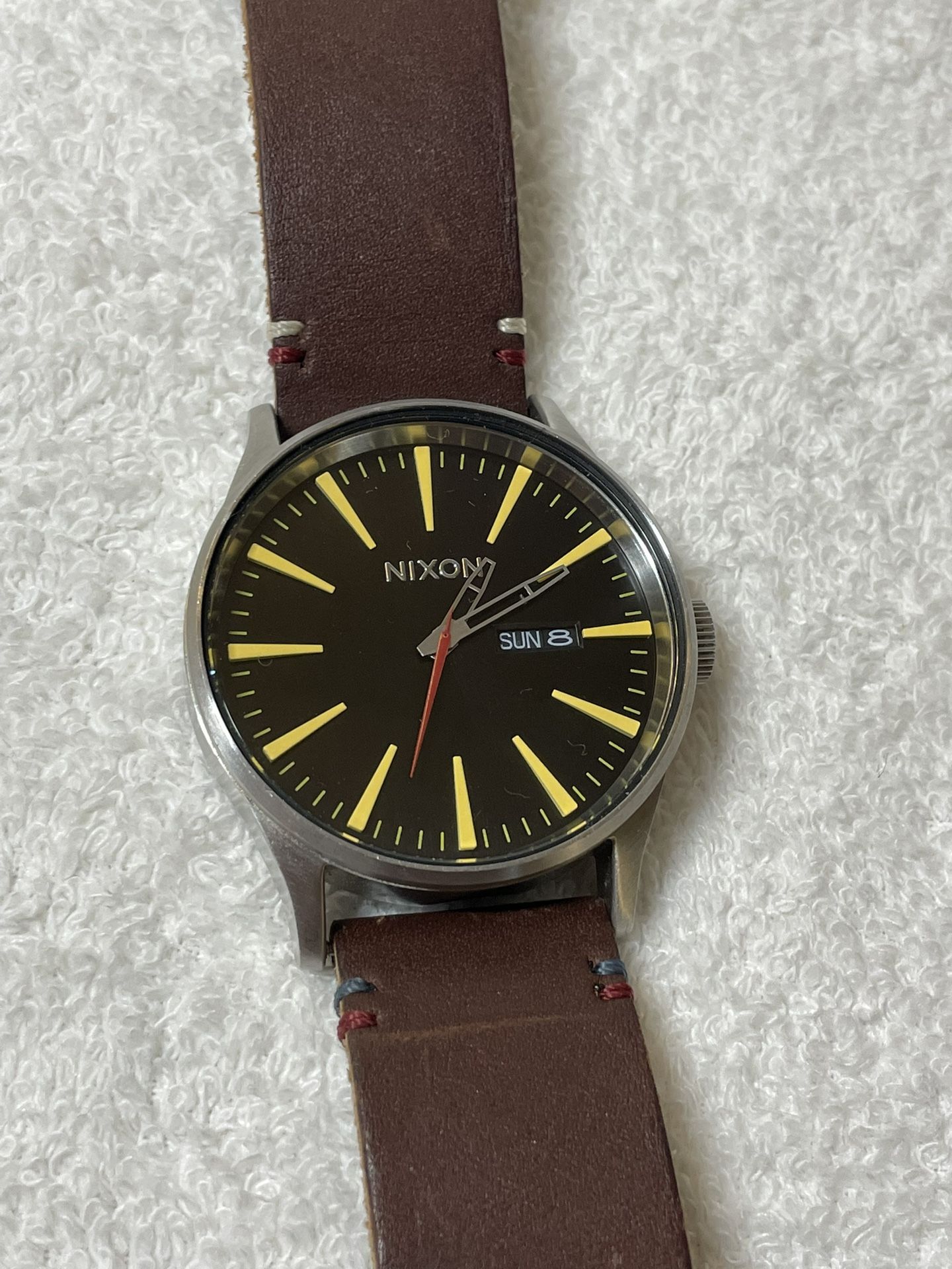 Nixon “The Sentry” 42 mm Leather Watch (WORKS) – Yellow Accents