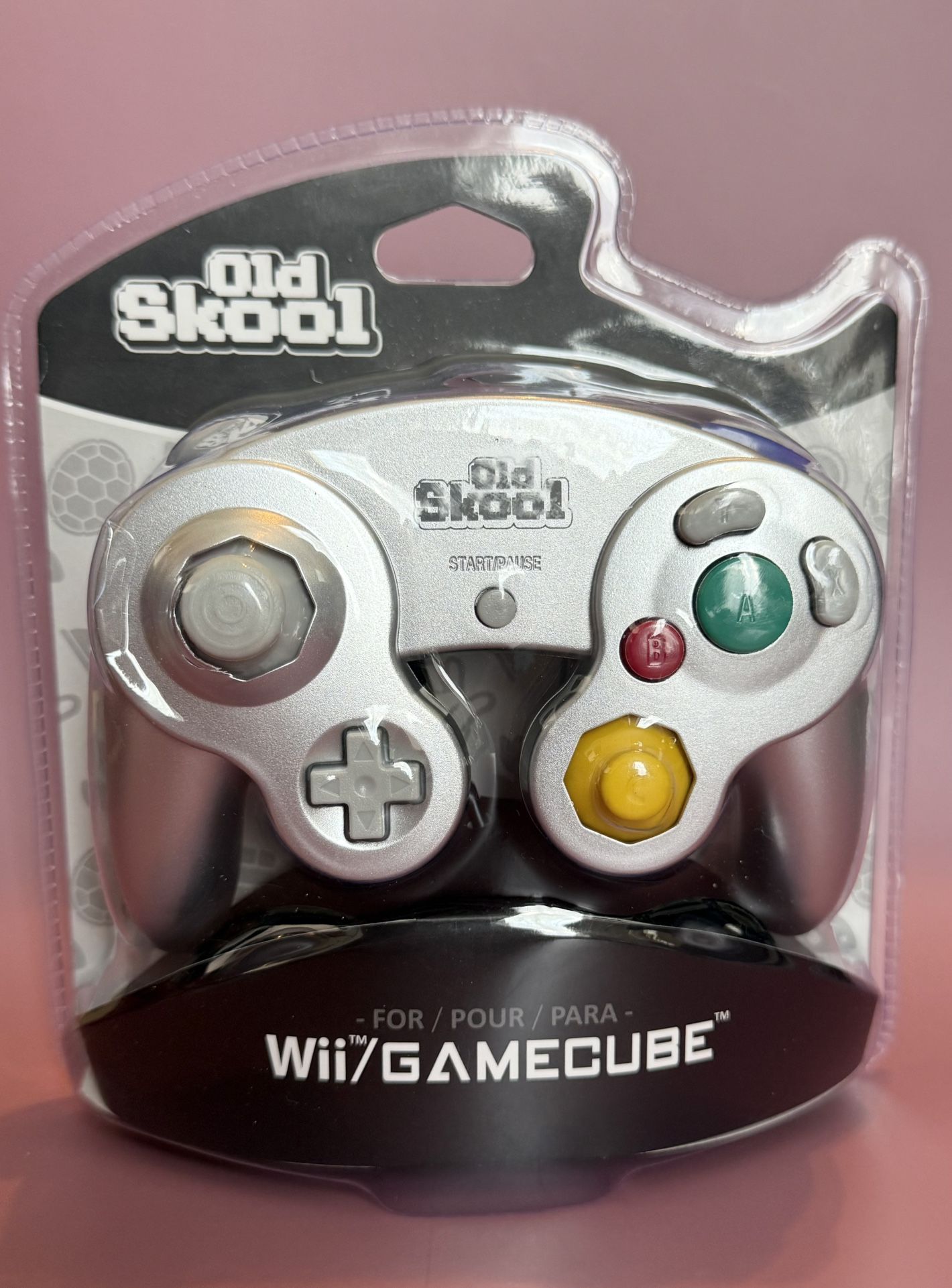 NEW. Old Skool Dual Analog Controller for Nintendo Game Cube & Wii - Silver.