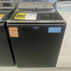 Maytag  4.7 cu. ft. Top Load Washer in Midnight Steel with Agitator, Pet Pro System 