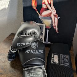 War Lord Boxing Gloves 12oz