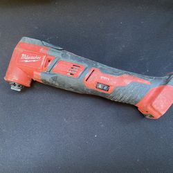 Milwaukee Multitool 