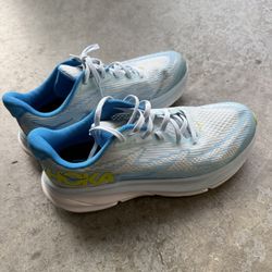 HOKA women 7