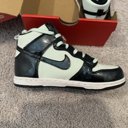 NIKE DUNK HIGH SE (PS) KIDS (SIZE 2Y)