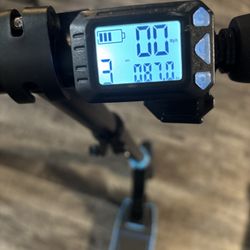 Selling SWAGTRON GS-8 Electric scooter 