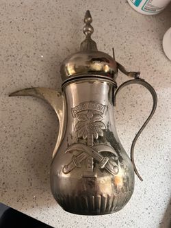 Saudi Arabia Dallah Arabic Coffee Pot
