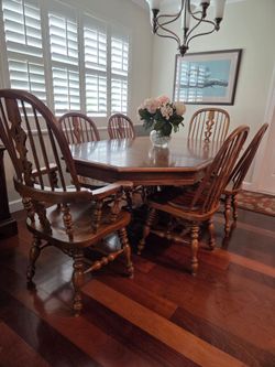 Dining table & 6 chairs Ethan Allen
