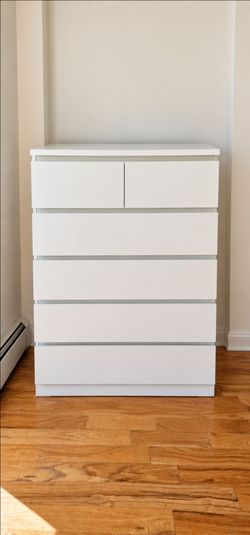 White 6-Drawer Dresser