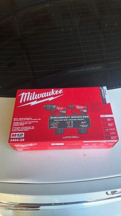 Milwaukee subcompact drill set