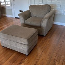Chair With Ottoman