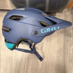 Giro MIPS Chronicle Mountain Bike Helmet
