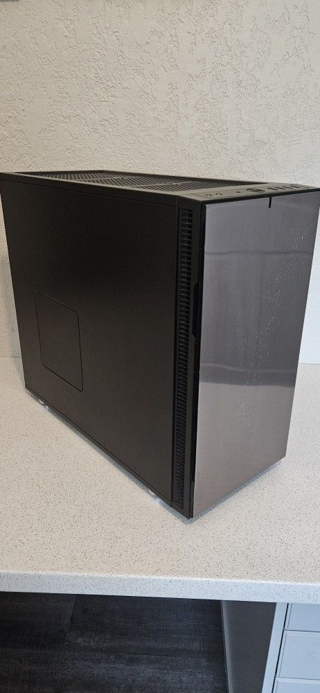 Fractal R4 Define, Black/Brushed Silver
