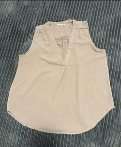 Timing Sleeveless V-Neck Blouse size L