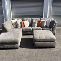 🚚FREE DELIVERY🚚  Sectional Couch 