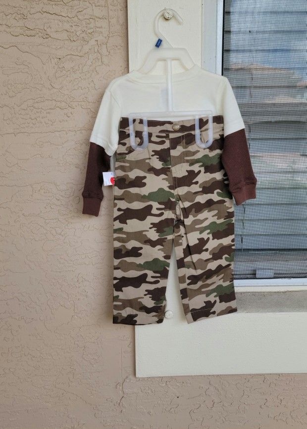 NEW with TAG...BABY BOYS SIZE 12 MONTHS LONGSLEEVED TWOPIECE OUTFIT