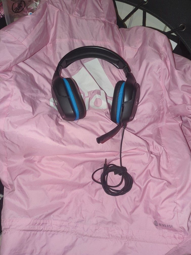 LG G432 Headphones Like New
