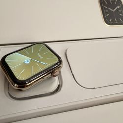 Gold Apple Watch 6 44mm LTE + GPS Gold Stainless Steel