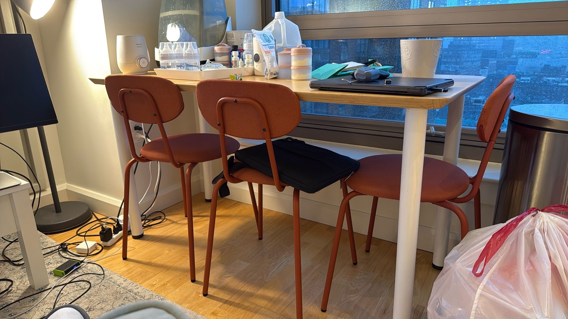 Dining Table +4 Chair